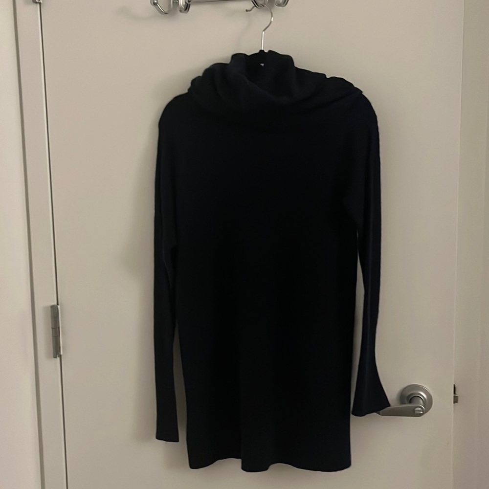 Diane Von Furstenburg long navy blue turtle neck cashmere sweater